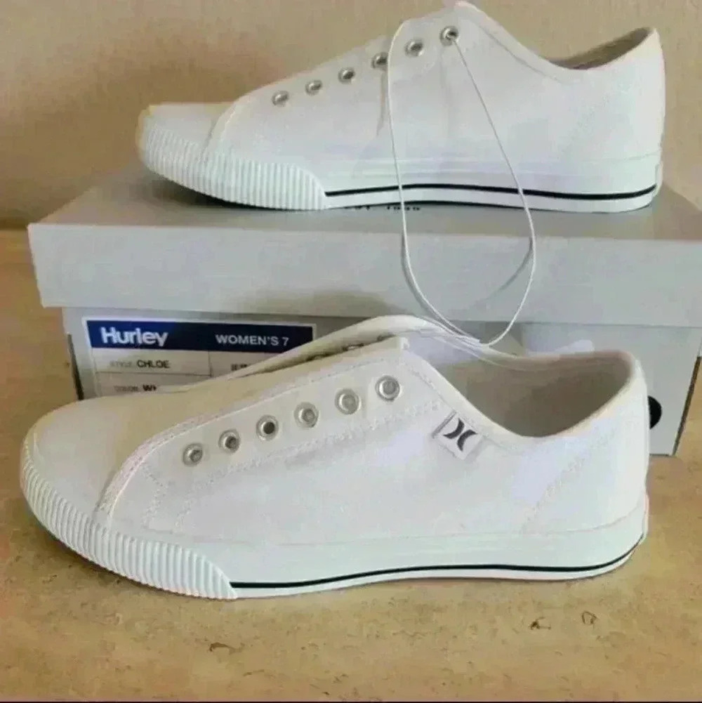 Hurley Slip-on Women's sneakers Classic Canvas NIB - Picture 2 of 9